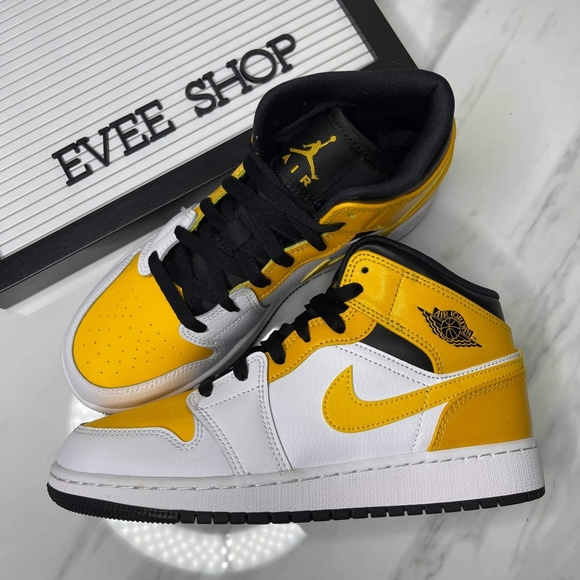 Air Jordan 1 Retro High OG NRG Not For Resale Black White Yellow Basketball Sneakers 555088-115 